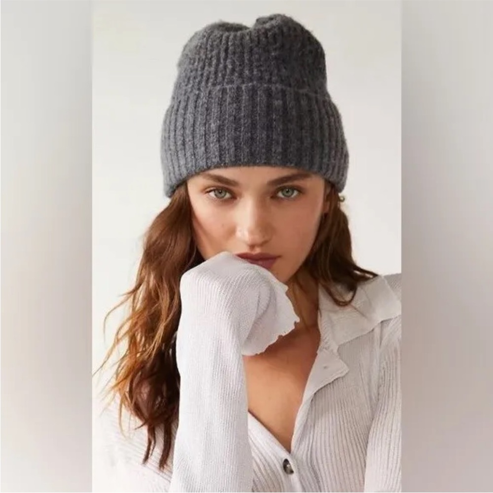 NWT Free People Winnie Waffle Cuff Beanie in Charcoal Grey